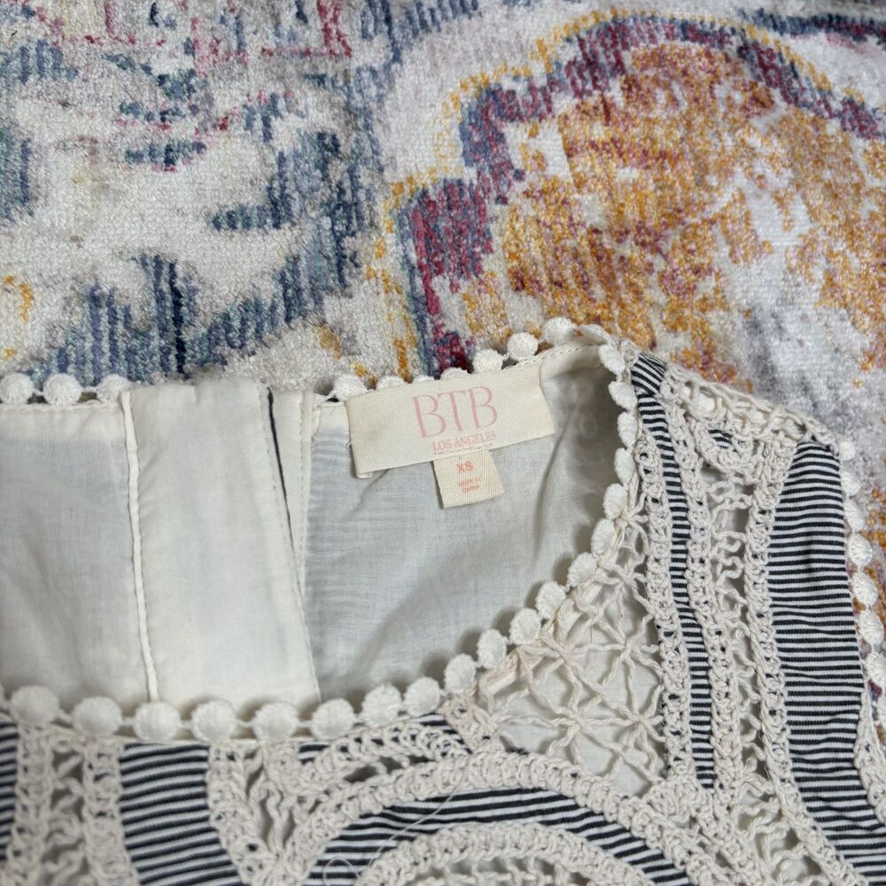 BTB Los Angeles Crochet Short Set - Picture 5 of 8